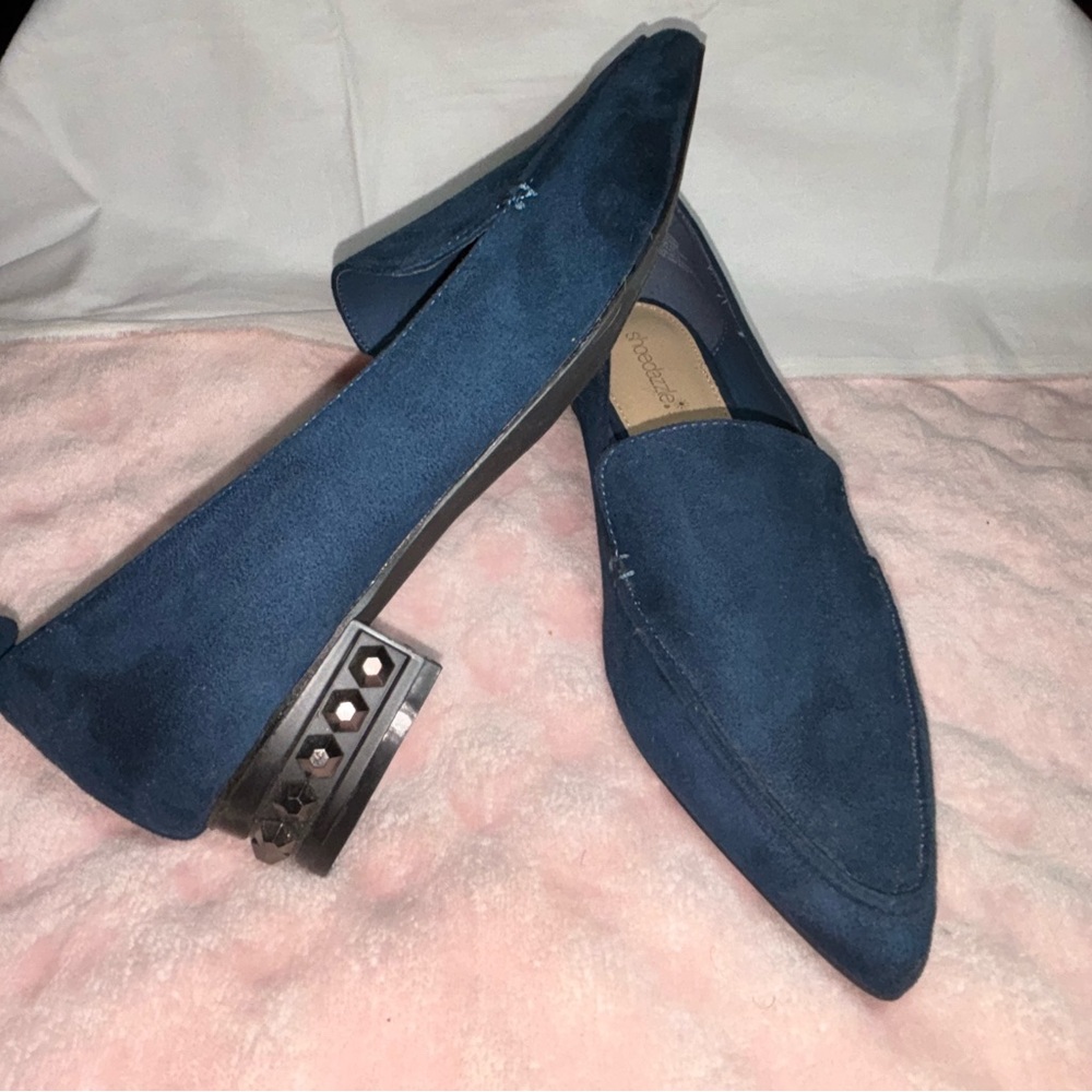 *NEW* Women's Blue Studded Pointy Loafers